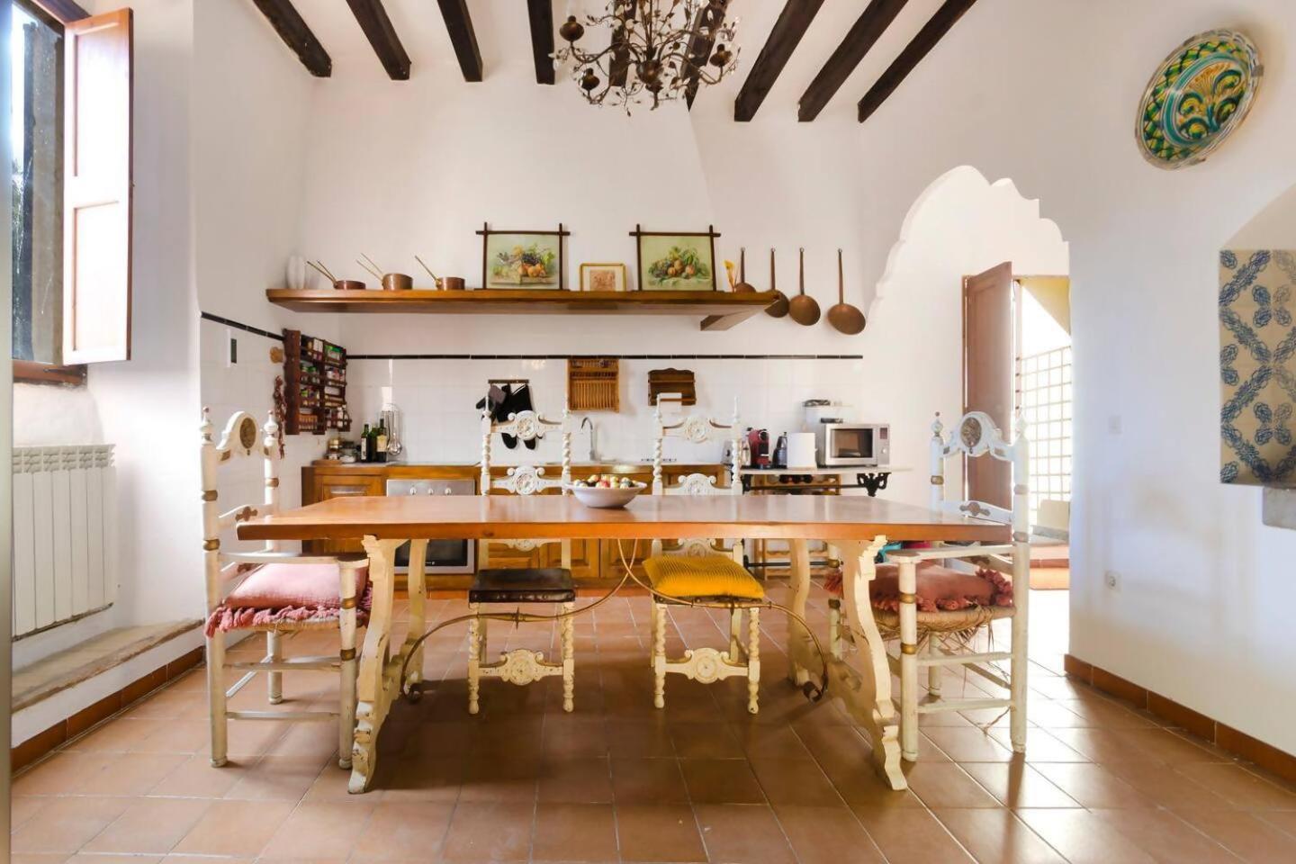 Casa Historica Con Piscina Sauna Y Jacuzzi